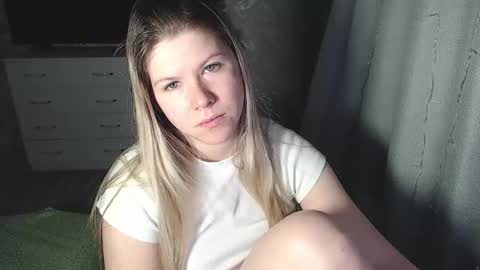 Snapshot of melissa__ray chatting on January 24, 2:28 am Melissa  Ray online show from January 24, 2:28 am