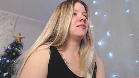 Snapshot of melissa__ray chatting on January 18, 8:19 pm Melissa  Ray online show from January 18, 8:19 pm