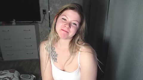 Snapshot of melissa__ray chatting on February 11, 7:27 pm Melissa  Ray online show from February 11, 7:27 pm