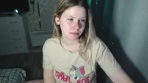 Snapshot of melissa__ray chatting on March 9, 9:03 pm Melissa  Ray online show from March 9, 9:03 pm