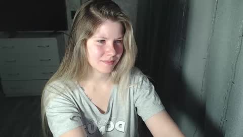 Snapshot of melissa__ray chatting on February 8, 4:57 pm Melissa  Ray online show from February 8, 4:57 pm