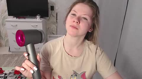 Snapshot of melissa__ray chatting on February 21, 2:50 am Melissa  Ray online show from February 21, 2:50 am