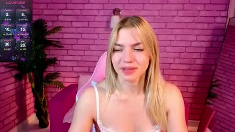 Melissa online show from October 18, 1:08 am