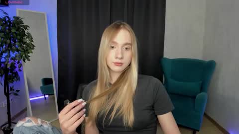 Snapshot of mellisadream chatting on October 14, 5:32 am mellisadream online show from October 14, 5:32 am