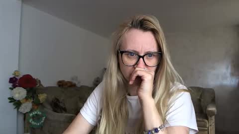 Melly online show from April 13, 7:31 am