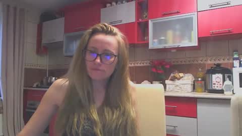 Melly online show from January 10, 8:40 am