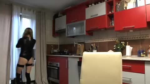 Melly online show from October 28, 7:25 am