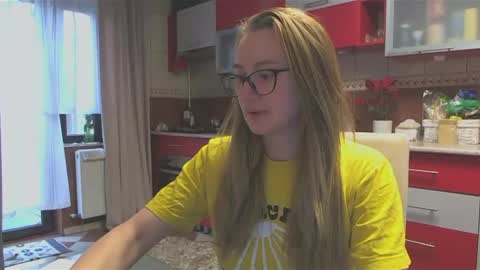 Melly online show from February 12, 7:44 am