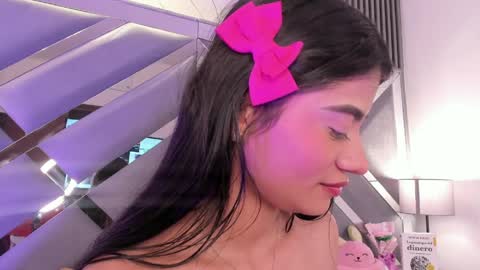 mel  online show from March 29, 8:41 pm