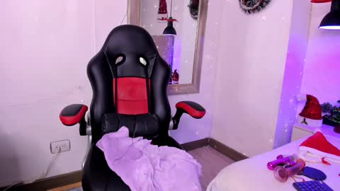 melody online show from December 15, 10:37 pm