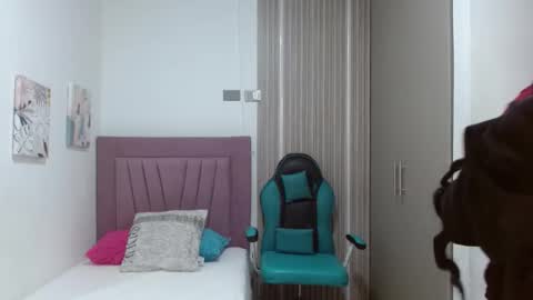 melody_mercy online show from December 11, 12:12 pm