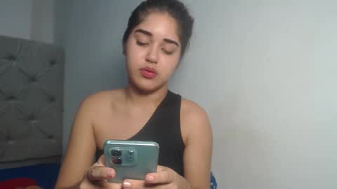 melody phillips online show from November 8, 9:31 pm