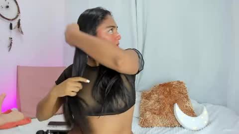 Melody online show from April 18, 9:58 pm