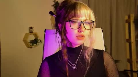 Mia online show from February 26, 7:24 pm