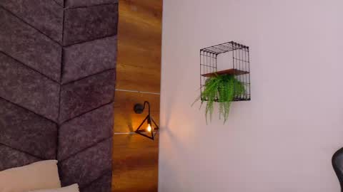  Memphis Williams  online show from April 16, 2:56 am