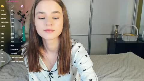 Julie online show from April 17, 6:15 am