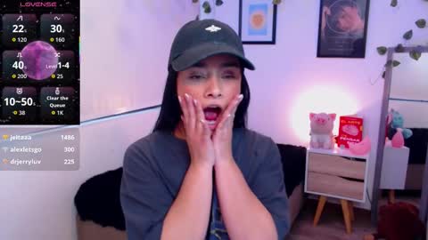 Snapshot of merilynwhithe_ chatting on October 17, 10:24 pm Merilyn online show from October 17, 10:24 pm