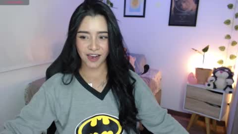 Snapshot of merilynwhithe_ chatting on September 25, 2:43 am Merilyn online show from September 25, 2:43 am