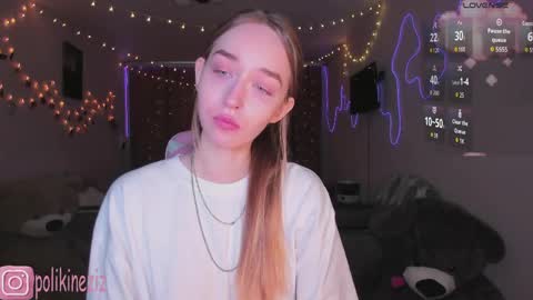 Sara online show from April 14, 1:22 pm