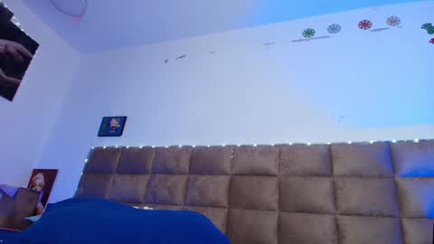 Emi online show from September 8, 7:24 pm