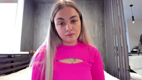 Mia online show from November 14, 3:28 am