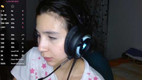 Snapshot of mia__lopez_ chatting on December 14, 6:13 am Mia online show from December 14, 6:13 am