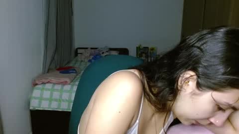 Snapshot of mia__lopez_ chatting on October 7, 1:32 am Mia online show from October 7, 1:32 am