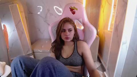 Mia  online show from September 28, 12:39 am
