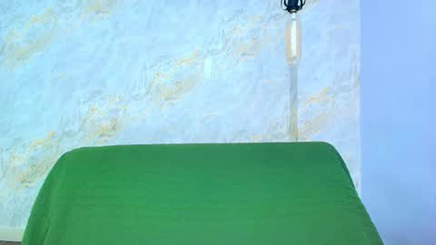 Mia  online show from November 14, 12:05 pm