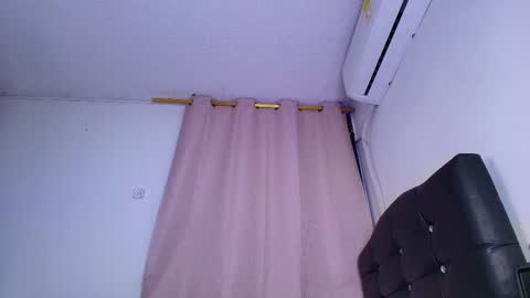 Mia online show from February 22, 11:27 pm