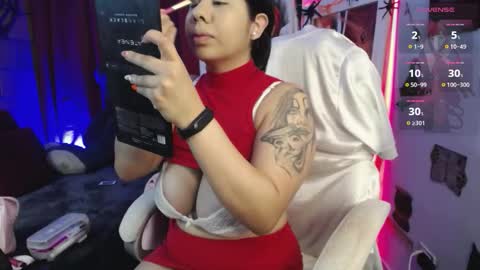 Snapshot of mia_downson chatting on October 22, 10:20 am Mia online show from October 22, 10:20 am