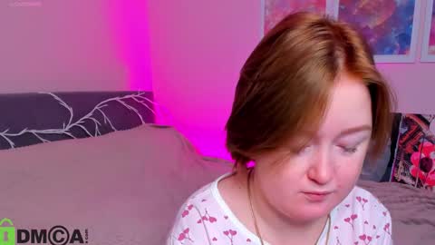 Snapshot of mia_ferd chatting on October 23, 3:01 am Mia online show from October 23, 3:01 am