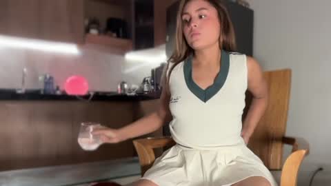 mia_ferrer777 online show from April 8, 11:51 pm