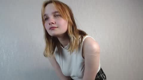 Mia online show from January 12, 3:06 pm