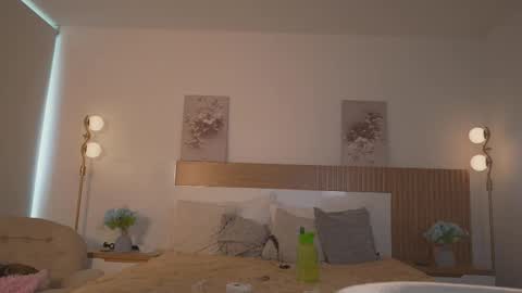   online show from March 24, 9:31 pm