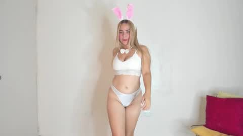 Mia online show from December 30, 8:36 pm
