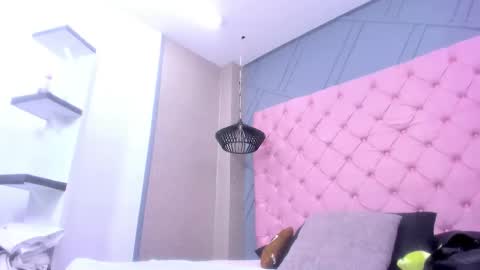 Mia online show from February 27, 2:06 pm