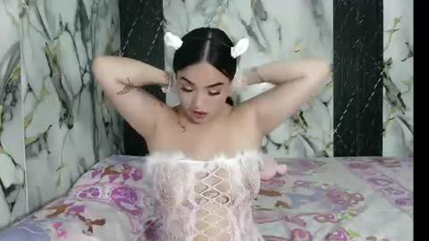 mia online show from August 10, 3:32 am