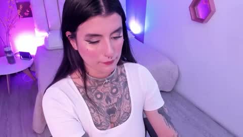 Val  online show from February 6, 8:23 pm