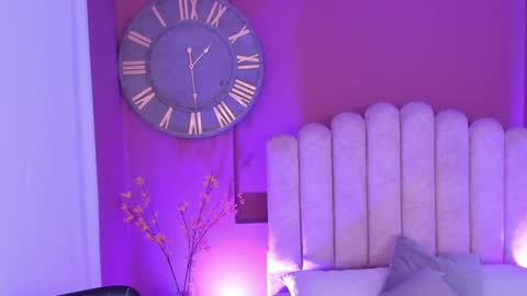 Val  online show from February 13, 8:32 pm