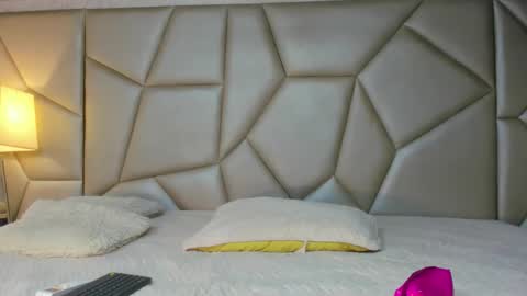 mia_kleim1 online show from February 6, 8:01 pm