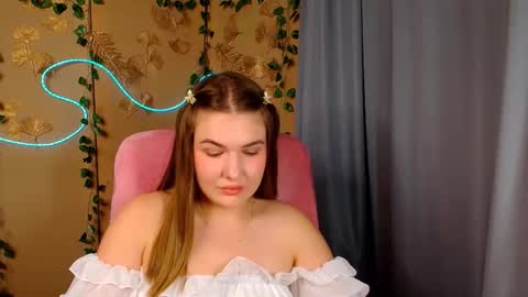 mia_lemm online show from June 3, 7:42 am