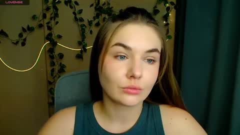 mia_lemm online show from February 20, 8:38 am