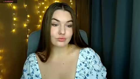 mia_lemm online show from October 27, 8:10 am