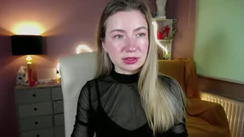 Mia online show from March 12, 7:35 am