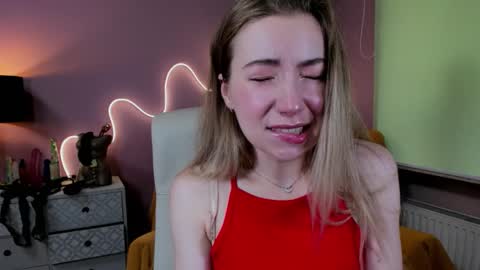 Mia online show from September 13, 6:54 am