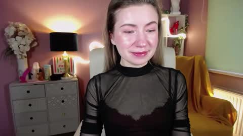 Mia online show from February 8, 7:37 am