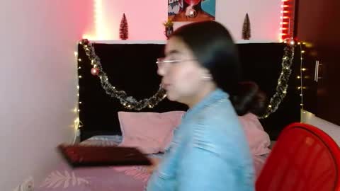 Mia  online show from December 28, 1:28 pm