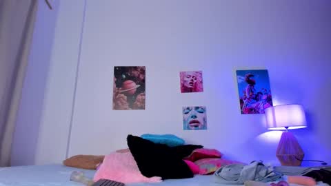 mia_purplee online show from November 22, 3:42 am