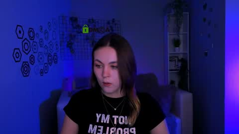 mia online show from April 13, 9:10 am